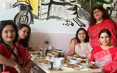 Free‑flow chaa and brunch menu board